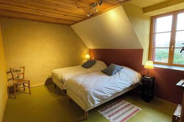 Location de vacances pour 14 personnes, avec balcon à Lerné