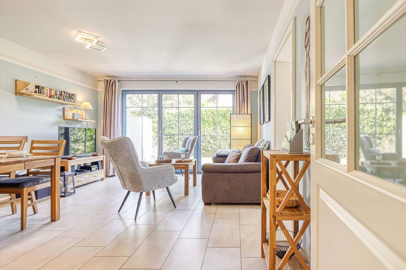 Apartamento entero, Komfortable Ferienwohnung Sonnenseite mit Terrasse und Gartenblick in Zingst in Zingst, Peninsula Fischland - Darss - Zingst