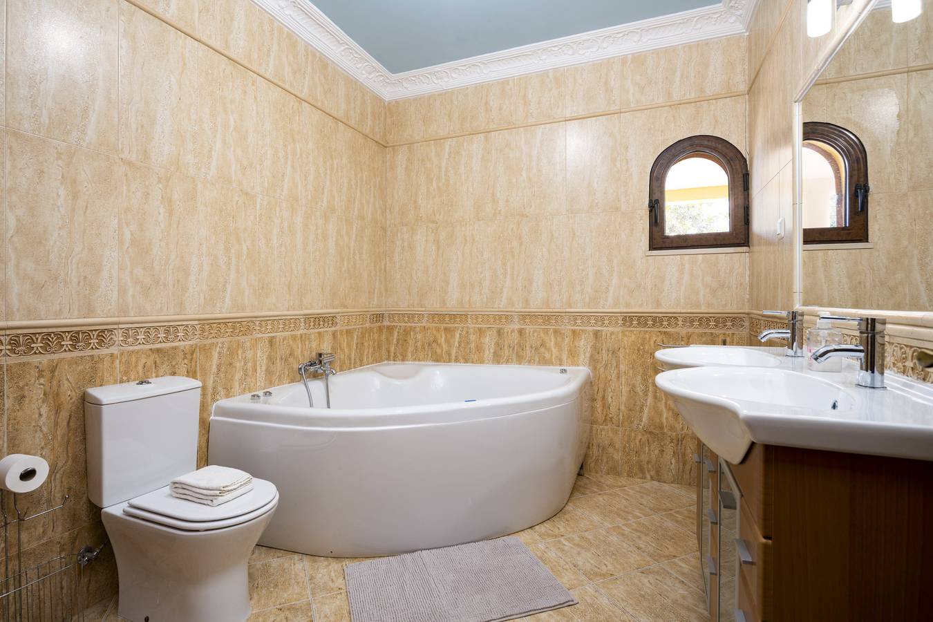 Villa for 20 people with balcony in Moncarapacho, Parque Natural da Ria Formosa