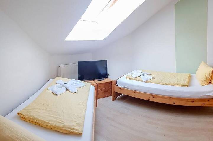 Familienzimmer - ab 7 Nächte - Thermenpension Gigler in Bad Waltersdorf, Steirerland