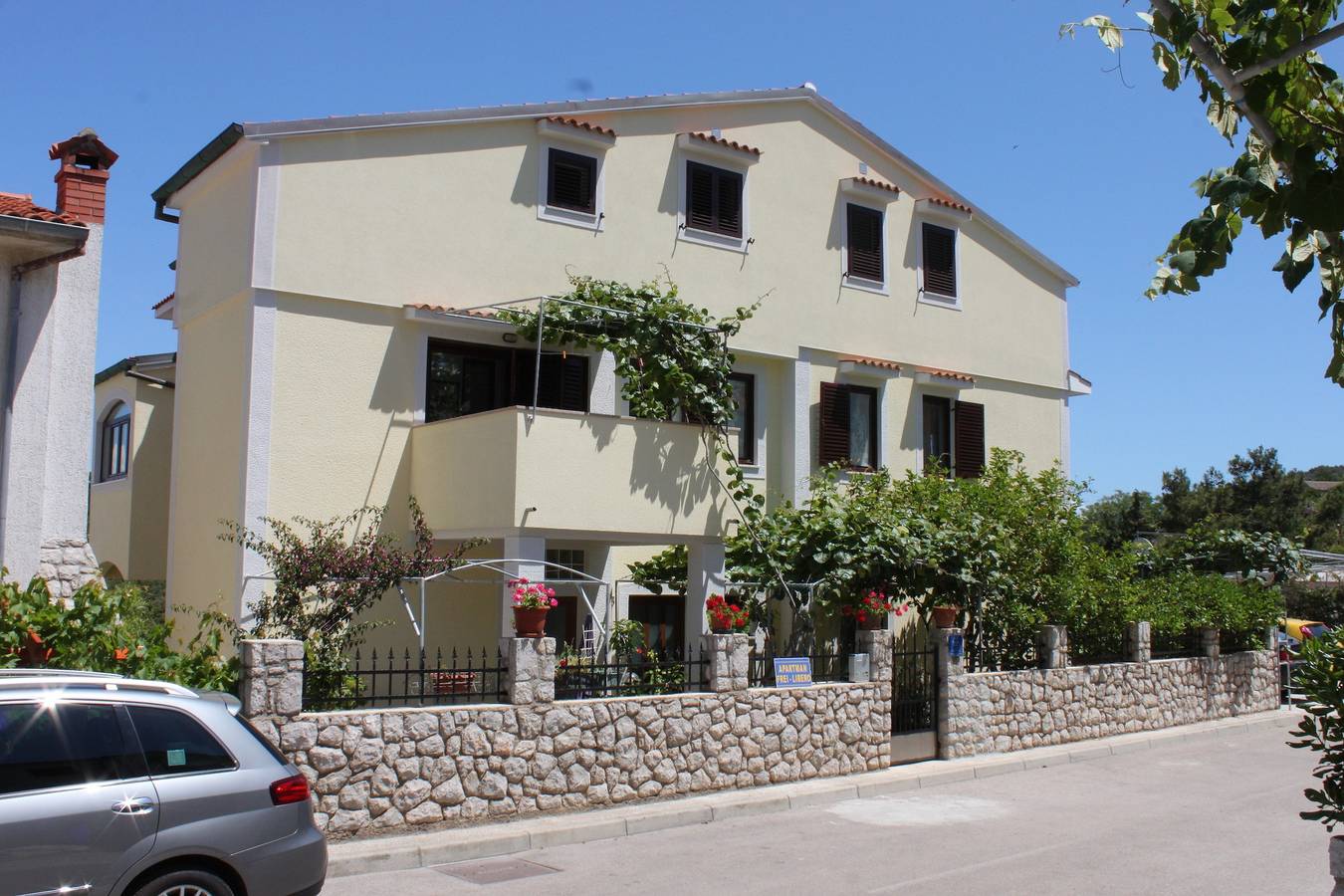 Ganze Wohnung, 1-Zimmer-Ferienwohnung mit Balkon und Meerblick Mali Losinj, Losinj A-7879-b in Mali Lošinj, Lošinj (Kvarner Bucht)
