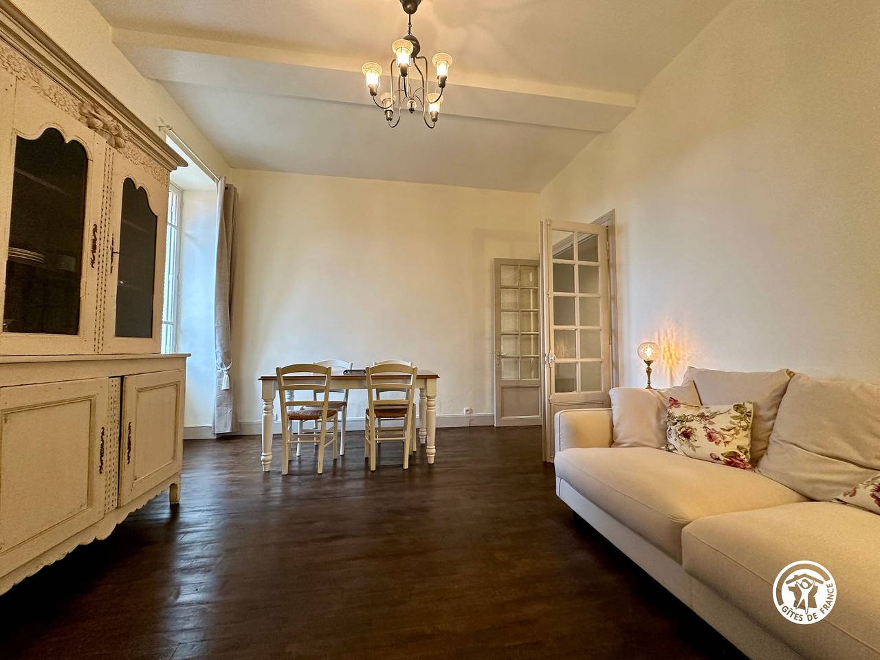 Acogedor apartamento con piscina climatizada y jardín privado en Côte-d'Or in Laignes, Región de Montbard
