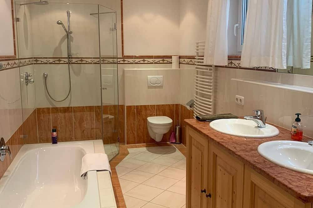 Ganze Wohnung, Gemütliche Terassenwohnung mit Panoramablick in Jochberg, Kitzbüheler Alpen