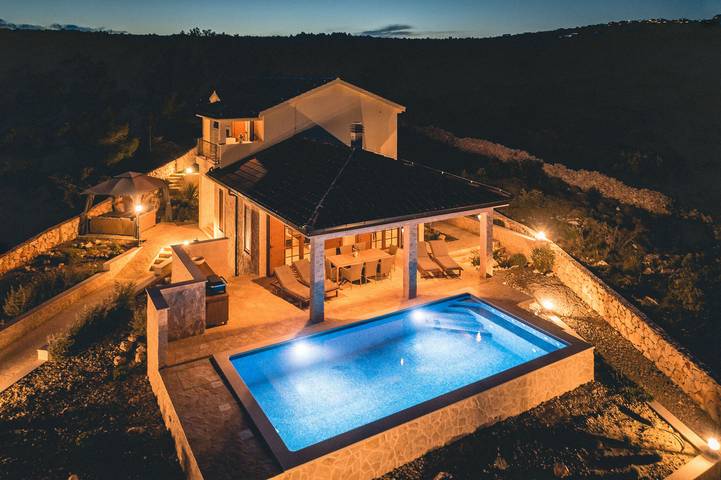 Villa pour 8 personnes, avec jardin et piscine à Marina - 2