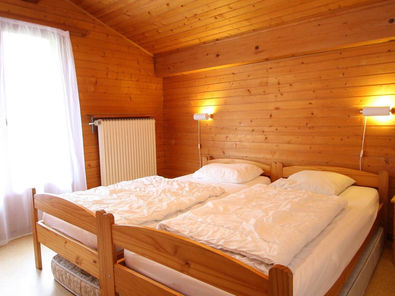 Licht chalet met terras in Randogne, Sion - Sierre & omgeving