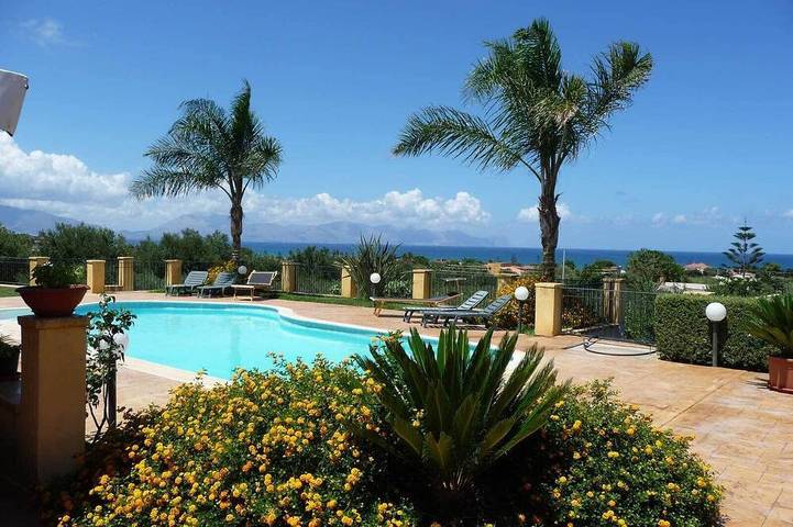 Villa per 5 persone, con giardino e balcone in Trappeto