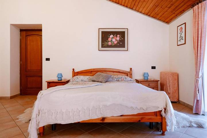 Gîte pour 5 personnes, avec balcon et vue à Cérès - 2