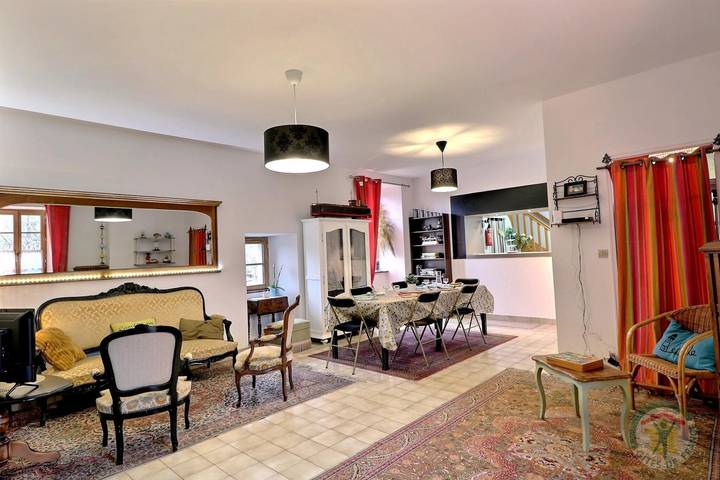 Gîte pour 7 personnes, avec jardin à Hédé-Bazouges - 4