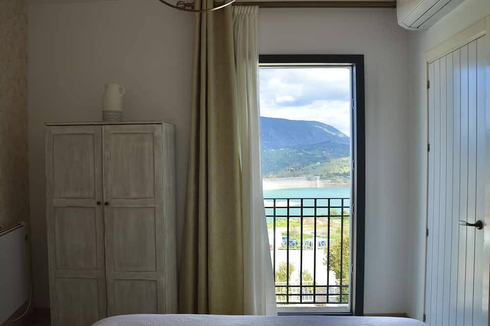 Apartamento entero, Piso Al Lago - Appartment With Fabulous Lake Views in Zahara de la Sierra, Pueblos Blancos