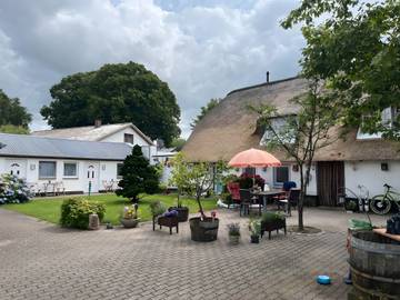 Zimmer für 2 Personen, mit Balkon und Garten in Schleswig-Holstein