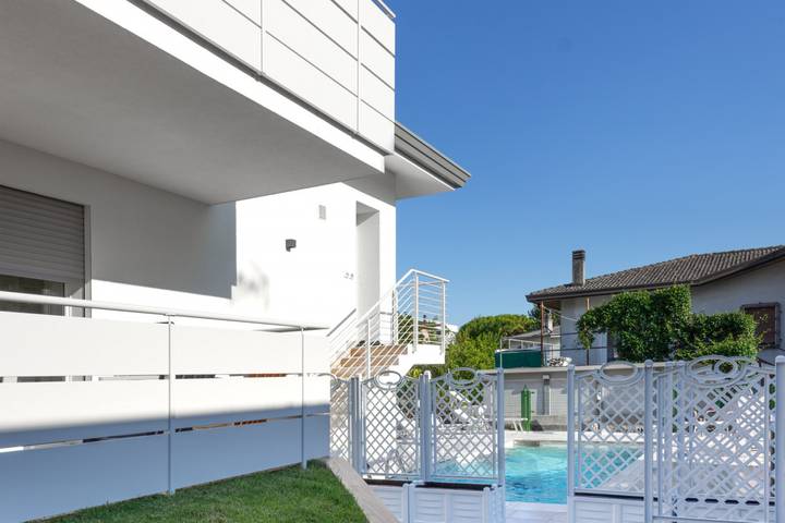 Appartement entier, Appartement moderne avec piscine partagée et terrasse in Bibione, San Michele al Tagliamento