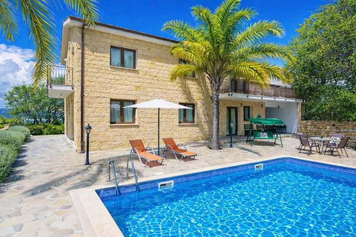 Villa für 8 Personen, mit Terrasse und Garten - 1