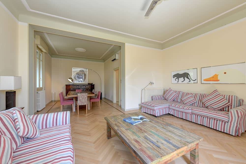 Villa Ondina - Wunderbare Villa mit Privatstrand und großem Garten in Salò, Gardasee-Berge