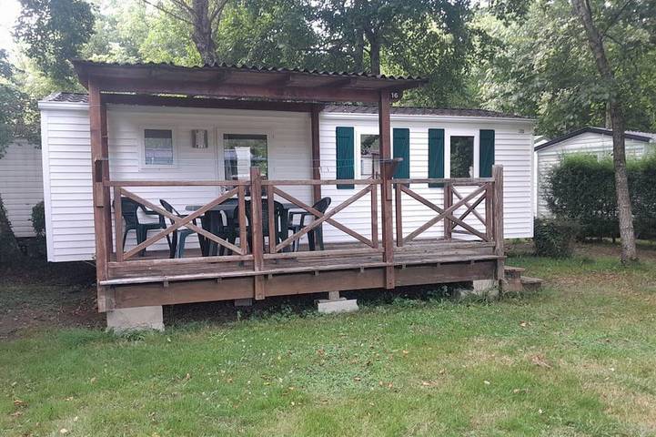 Mobil home pour 4 personnes à Monplaisant