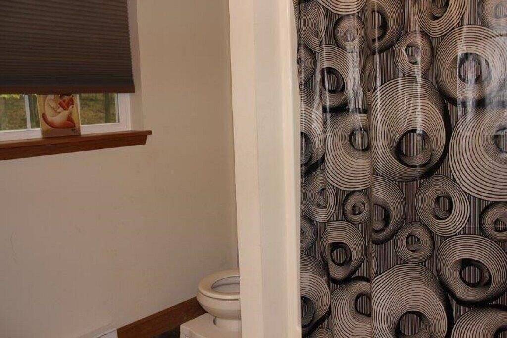 Lrr 105 4 Br 3 Bath Centrally located in amenity filled Masthope. Sleeps 12 in Masthope, Pike County