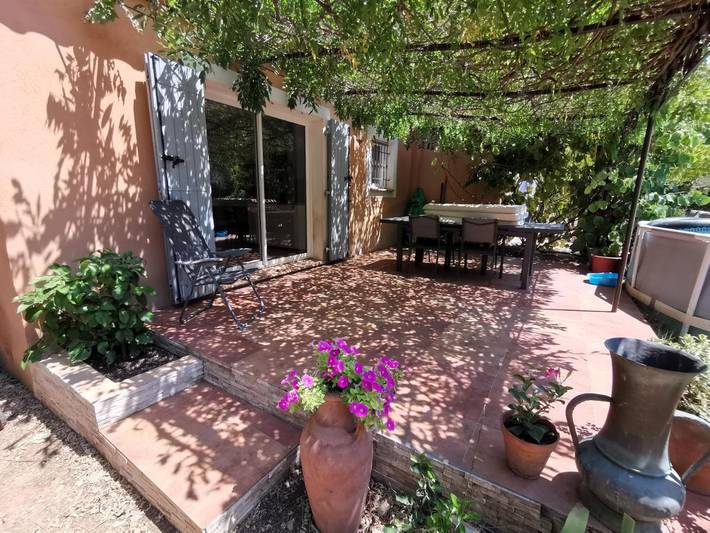 Casa de vacaciones para 4 personas, con vistas además de piscina y jardín - 1