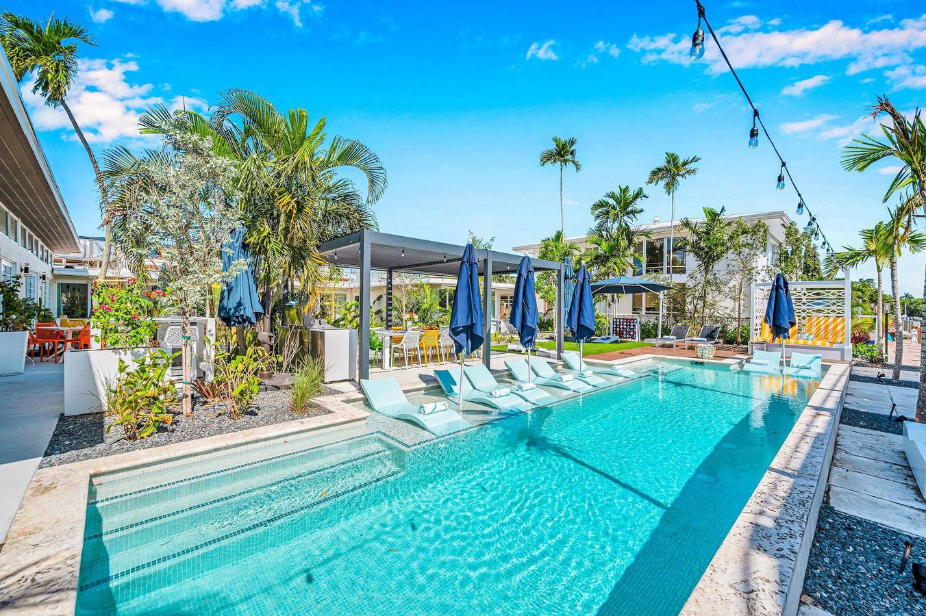 Waterfront Compound / 2 Heated Pools / Saltaire & Lime Keys in Coral Ridge, Fort Lauderdale