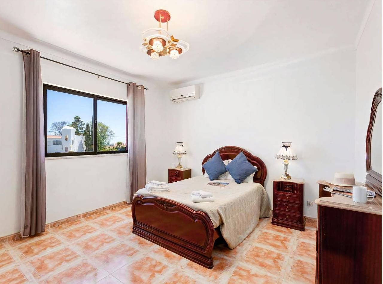 Villa für 9 Personen mit Garten in Armação de Pêra (costa), Faro Distrikt