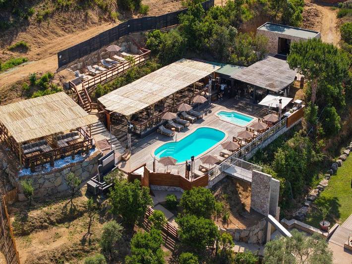 Location de vacances pour 2 personnes, avec bassin pour enfant et jardin ainsi que piscine et vue dans Plage d'Argent - 3