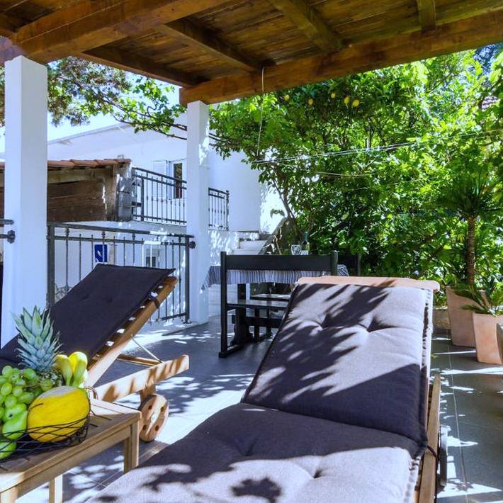Estúdio inteiro, Apartments Ammos - Studio Apartment with Shared Terrace and Sea View in Velika Saplunara, Saplunara