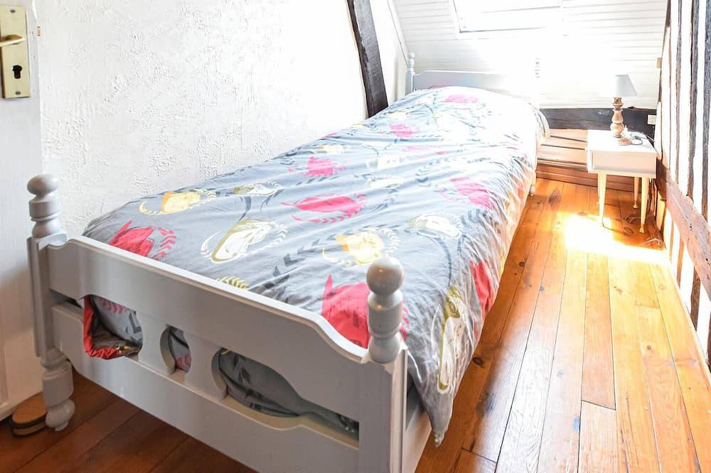 2 bedroom lovely home in Marques in Marques, Dieppe region