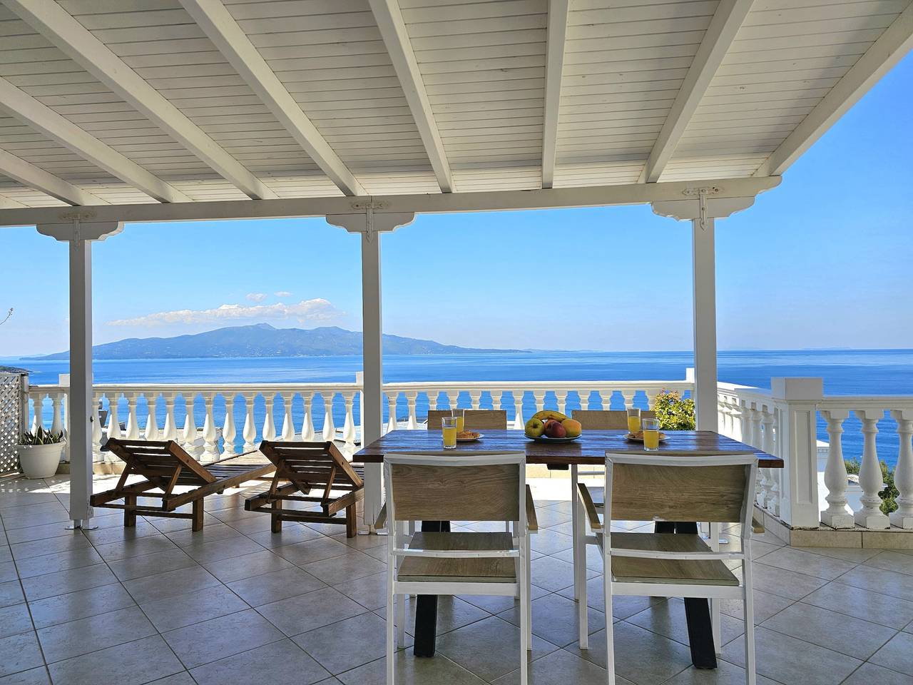 Ganze Wohnung, Ferienwohnung für 6 Personen mit Balkon in Sarandë, Vlorë