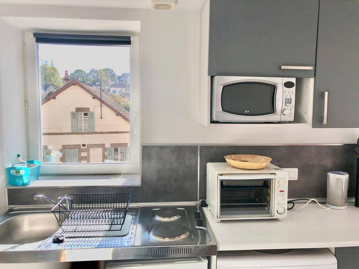 Appartement entier, Studio indépendant confortable in Bourbon-l'Archambault, Allier