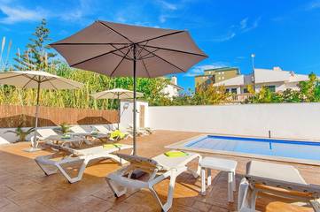 Holiday home in Muro, North Majorca für 10 