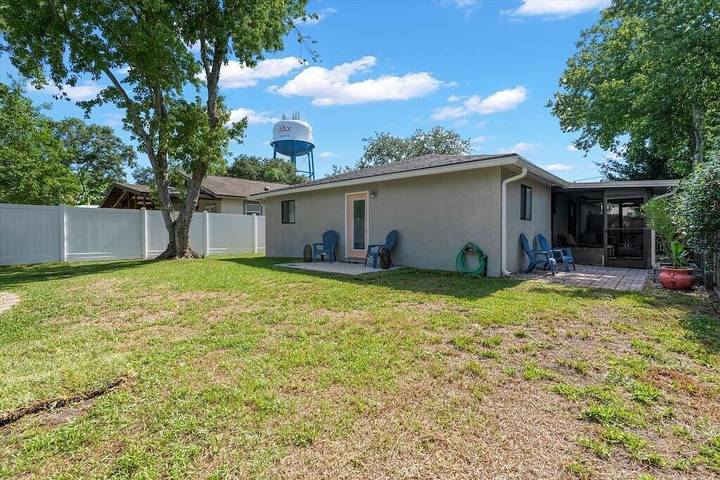 Vacation rental for 8 people, with yard and balcony in Jacksonville Beach