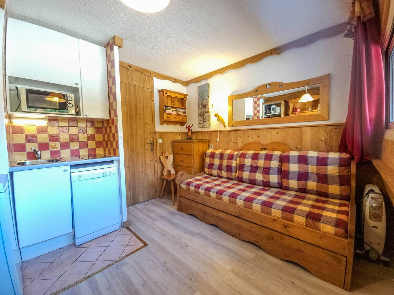 Estudio entero, Estudio acogedor para 2 personas con cocina equipada, cerca de las pistas en Les Menuires. in Les Menuires, Saint-Martin-de-Belleville