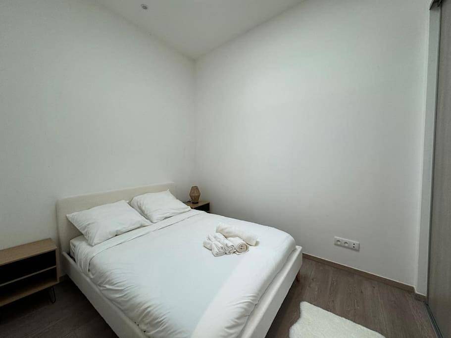 Appartement entier, One-Bedroom Apartment in Saint-Germain-au-Mont-d'Or, Lyon et ses environs