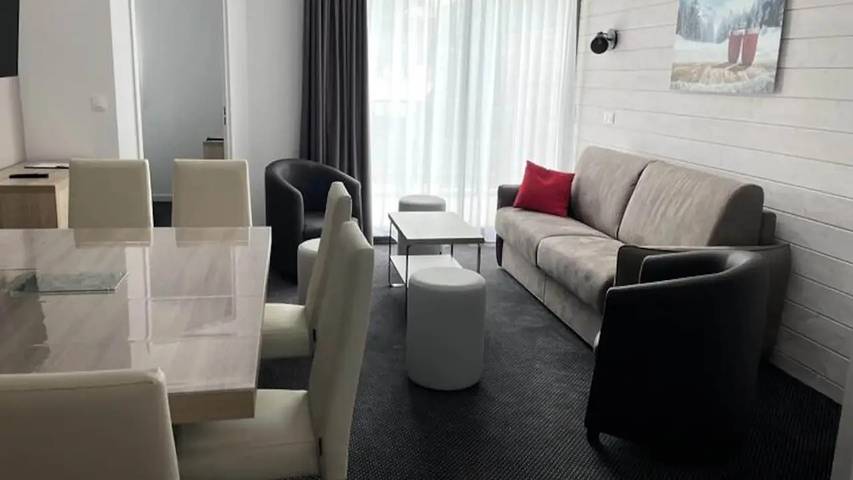 Appartement de vacances pour 9 personnes, avec piscine et balcon, animaux acceptés - 1
