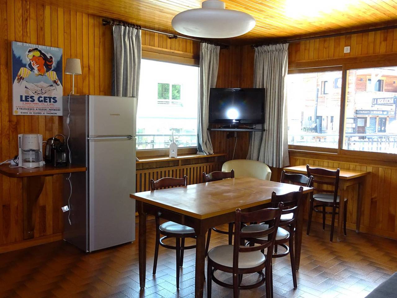 Entire apartment, Spacious 3-Room Apartment in Les Gets - Central, Sleeps 6, Garage, Wifi, Linens Included in Les Gets, Les Portes du Soleil