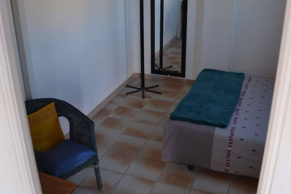 Entire apartment, 55m² apartment in quiet residence with swimming pool. in Villeneuve-lès-Béziers, Côte d'Améthyste