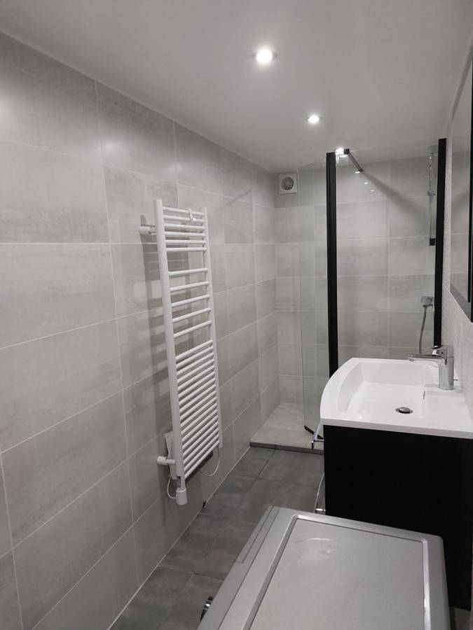 Appartement entier, One-Bedroom Apartment in Le Perreux-sur-Marne, Val-de-Marne