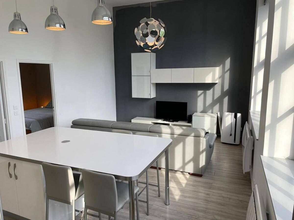 Appartement entier, Two-Bedroom Apartment in Tournai, Hainaut