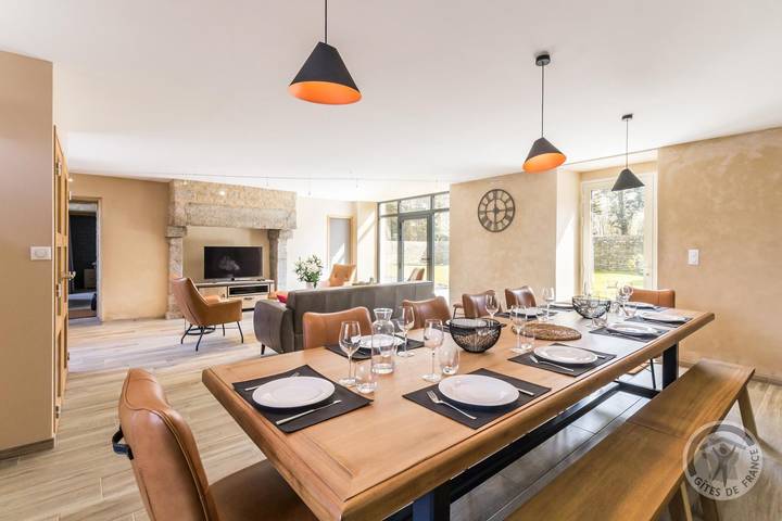 Gîte pour 12 personnes, avec jardin et terrasse, animaux acceptés dans Vicq-sur-Mer - 2