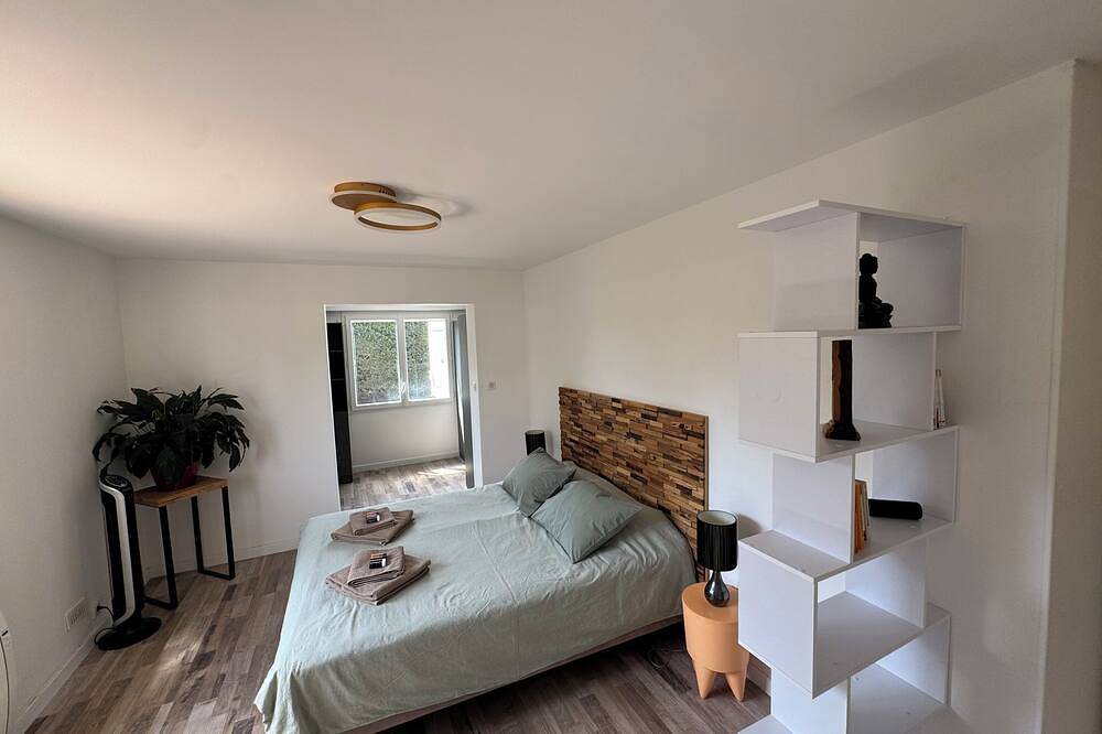Entire apartment, Bas de villa La Rieuse in La Gaude, Cannes region