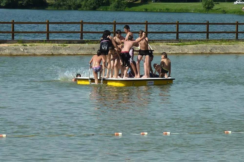 Camping pour 6 Personnes dans Cormoranche-sur-Saône, Région de Bourg-en-Bresse