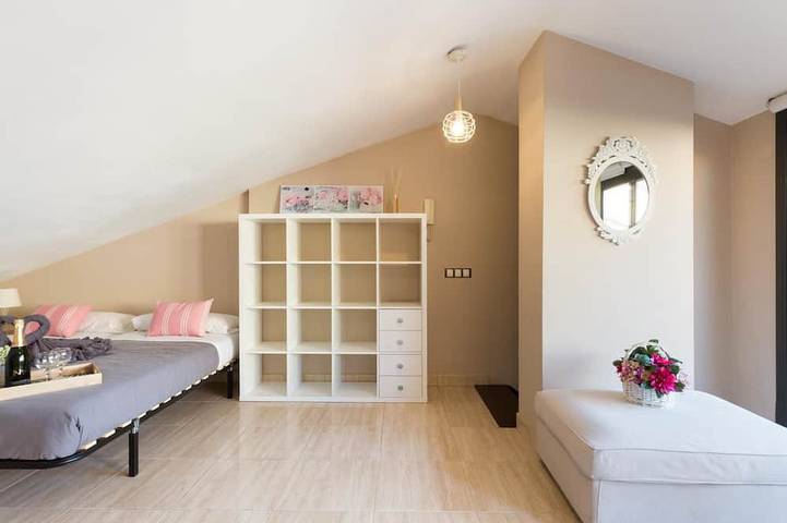 Ganze Wohnung, 20km from Barcelona 100 meters train and the beach.matarolux15 in Mataró, Costa del Maresme