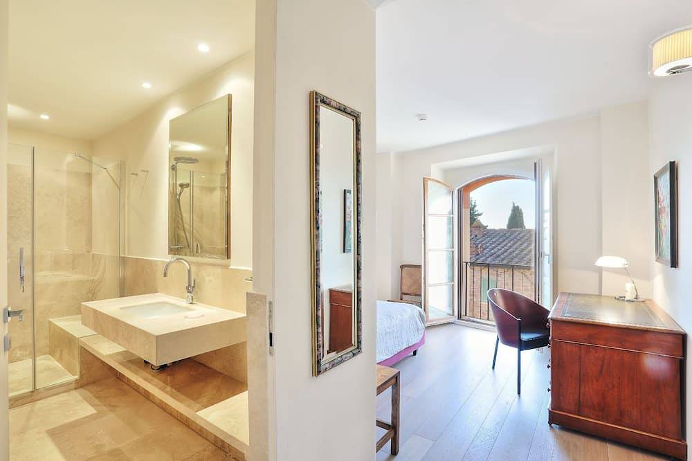 Ganze Wohnung, Charming 2 bed 2 bath apt in Castelfalfi with Wifi, Ac, near shops & dinning in Castelfalfi, Montaione