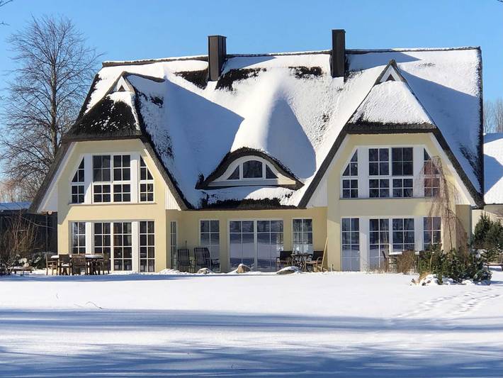Luxus-Ferienhaus für 6 Personen, mit Whirlpool und Terrasse sowie Garten und Sauna in Lobbe
