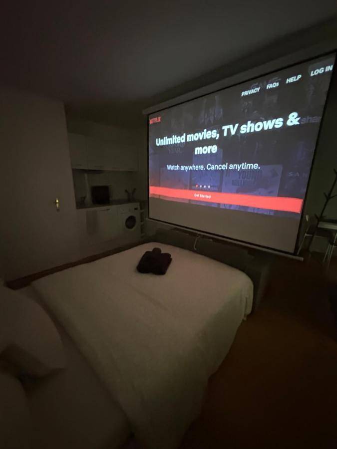 Gîte pour 2 personnes, avec terrasse ainsi que vue sur le lac et vue à Neuilly-Plaisance - 4