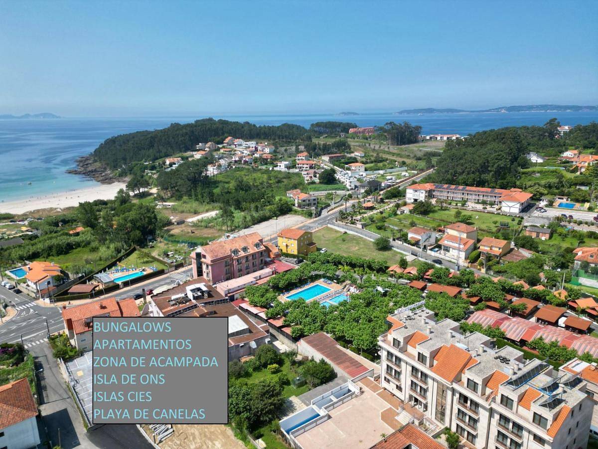 Camping Playa Canelas in Portonovo, Sanxenxo