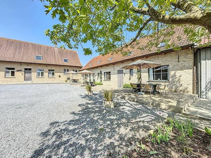 Location de vacances pour 6 personnes, avec jardin à Alveringem