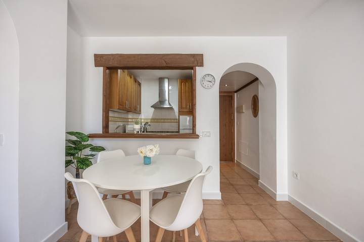 Entire apartment, Apartment 'El Molino Del Viento' with Private Terrace, Wi-Fi and Air Conditioning in Conil de la Frontera, Costa de la Luz