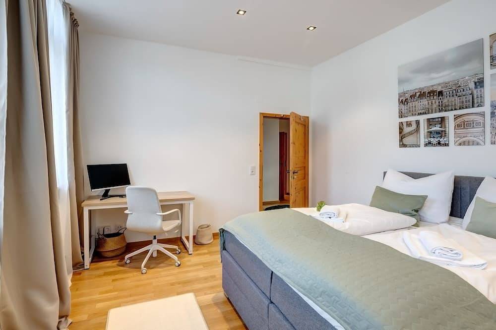 Ganze Wohnung, Familien-Apartment mit Kickertisch und Kfz-Stellplatz in Augsburg, Bayerisch Schwaben
