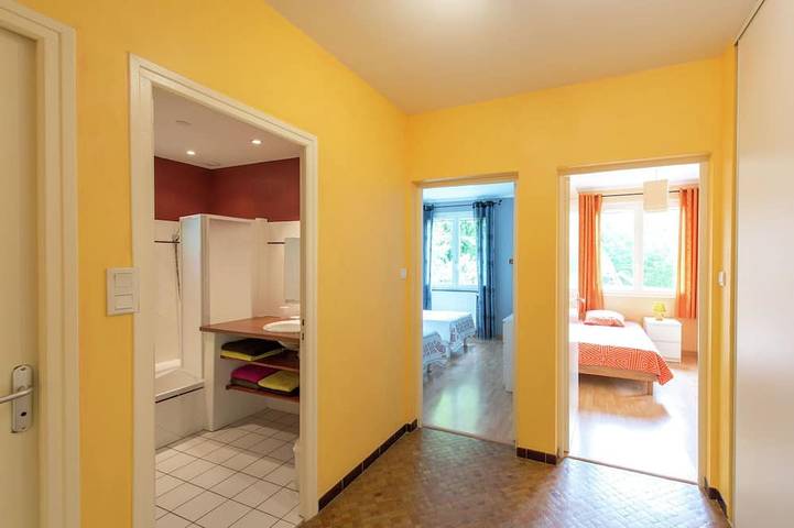 Location de vacances pour 5 personnes, avec terrasse et jardin à Bathernay - 3