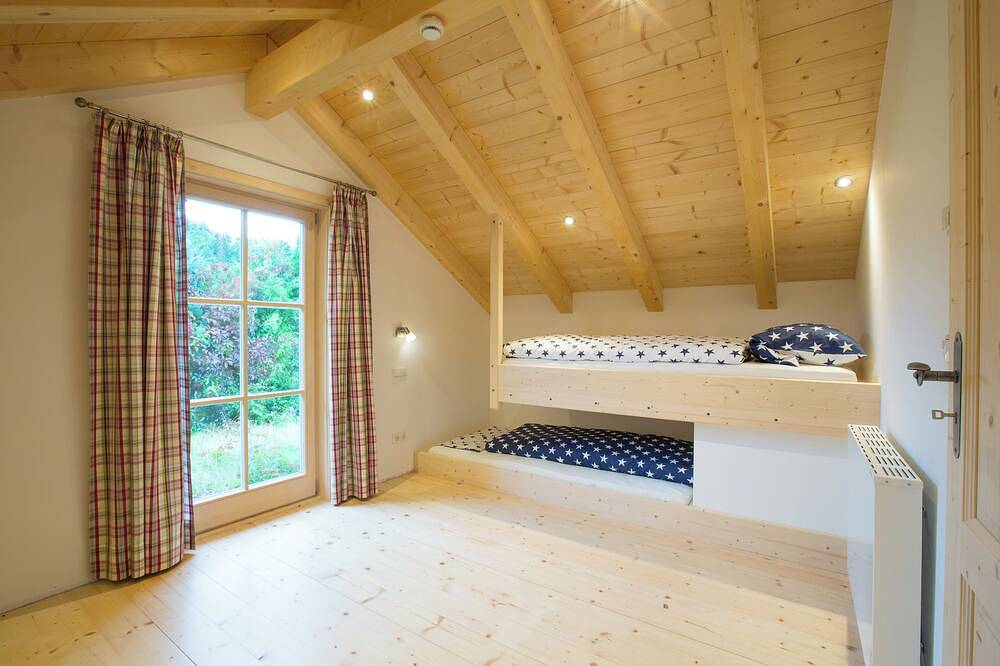 Gemütliche Hütte im schönen Lenggries, in Alleinlage mit Nähe zum Isarradweg in Brauneck, Lenggries