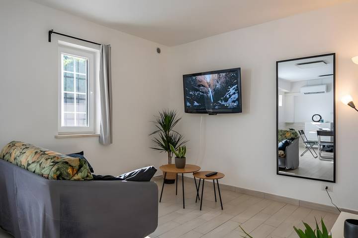 Geheel appartement, Vakantiehuis 'Aroma Holiday House' met Wi-Fi en Airconditioning in Rome, Provincie Rome